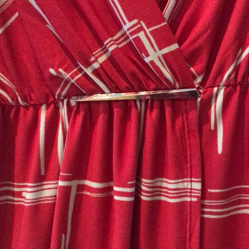 Red dress - Picture 3 of 7
